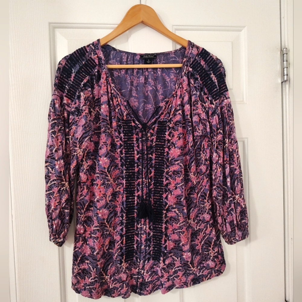 Lucky Brand women's v-neck shirt, size small - Picture 1 of 3